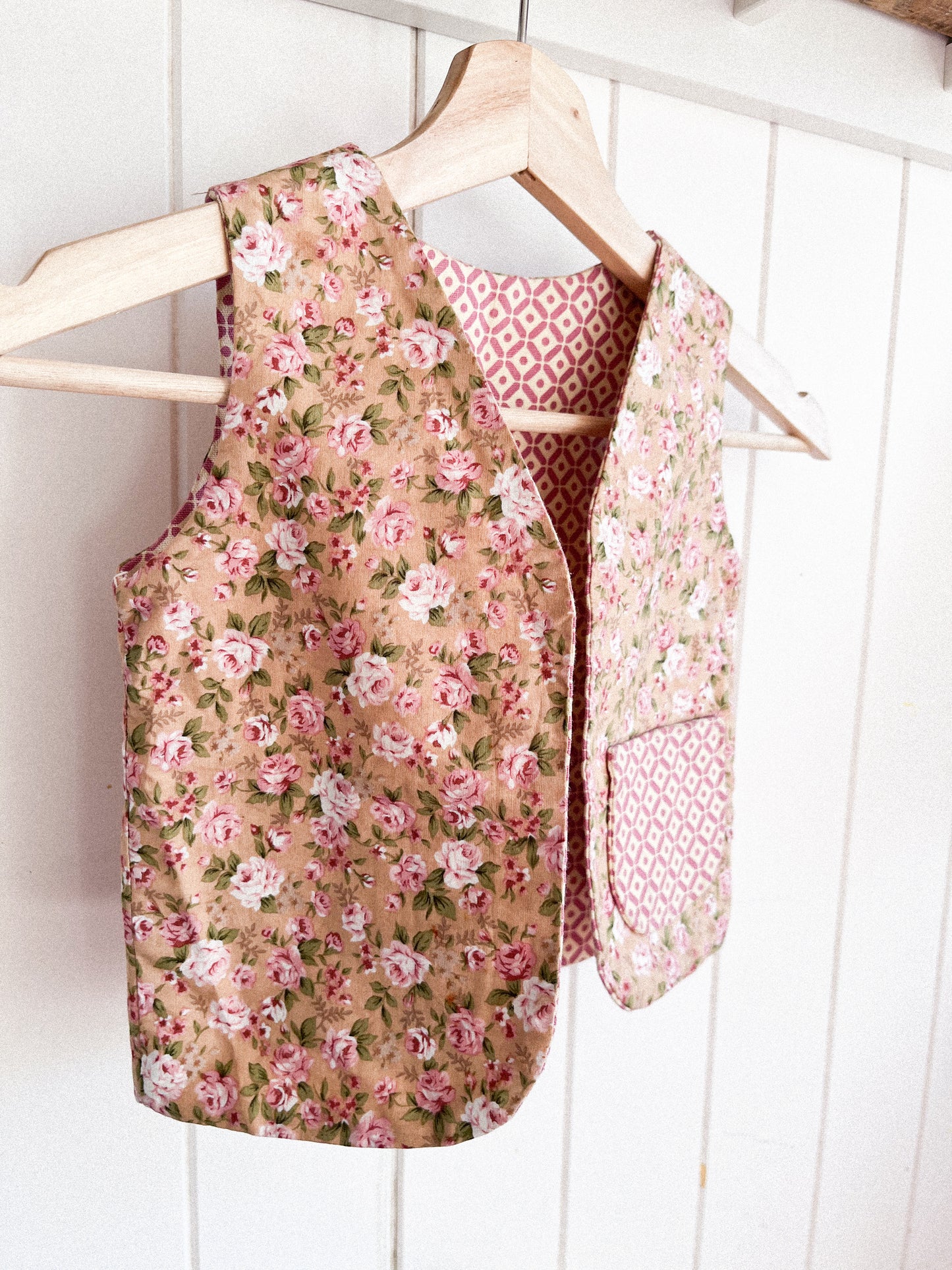 Reversible Toddler waistcoat - Rose and pink pattern