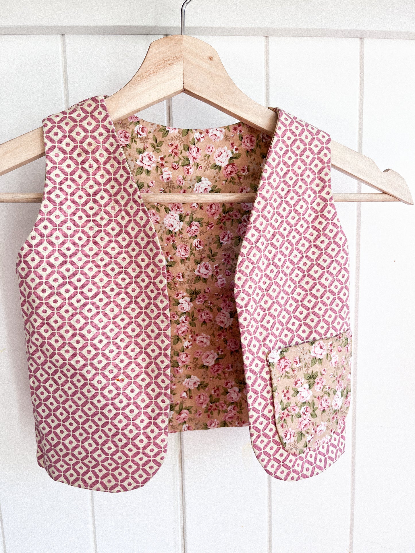 Reversible Toddler waistcoat - Rose and pink pattern